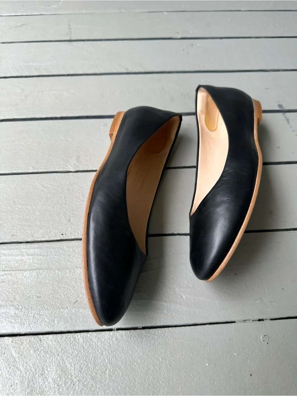 Clarks Women's Black Leather ballet flats~8.5